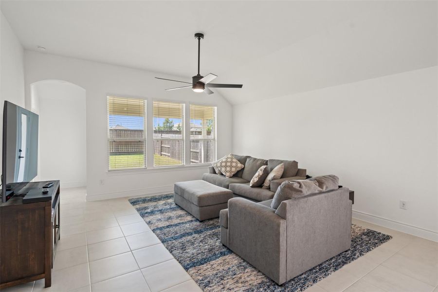 Furnished interior view inside a new home in Mavera, Conroe (Image 10).