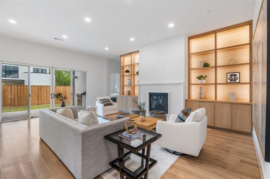 Furnished interior view inside a new home in , Dallas (Image 6).