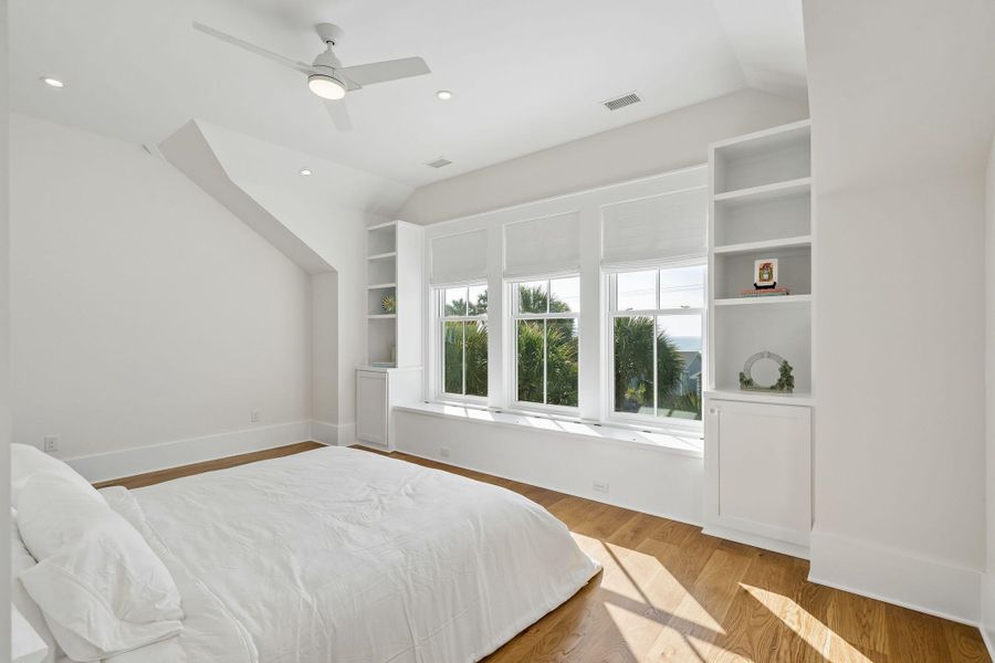 Spacious, unfurnished interior of a new home in , Folly Beach (Image 104).