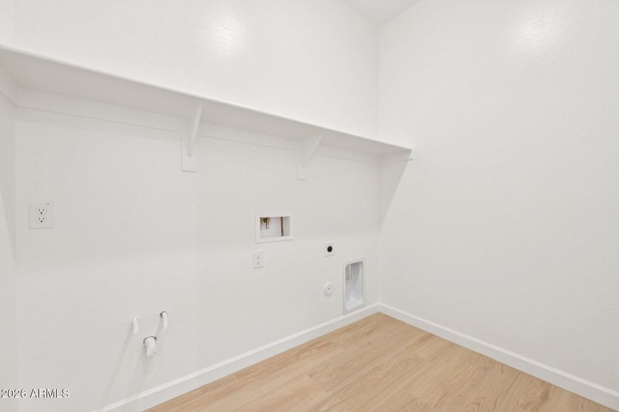 39-web-or-mls-E Twin Acres Dr-S1103-039