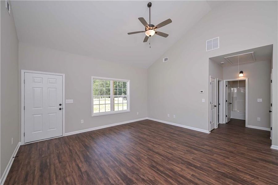 Spacious, unfurnished interior of a new home in , Temple (Image 12).