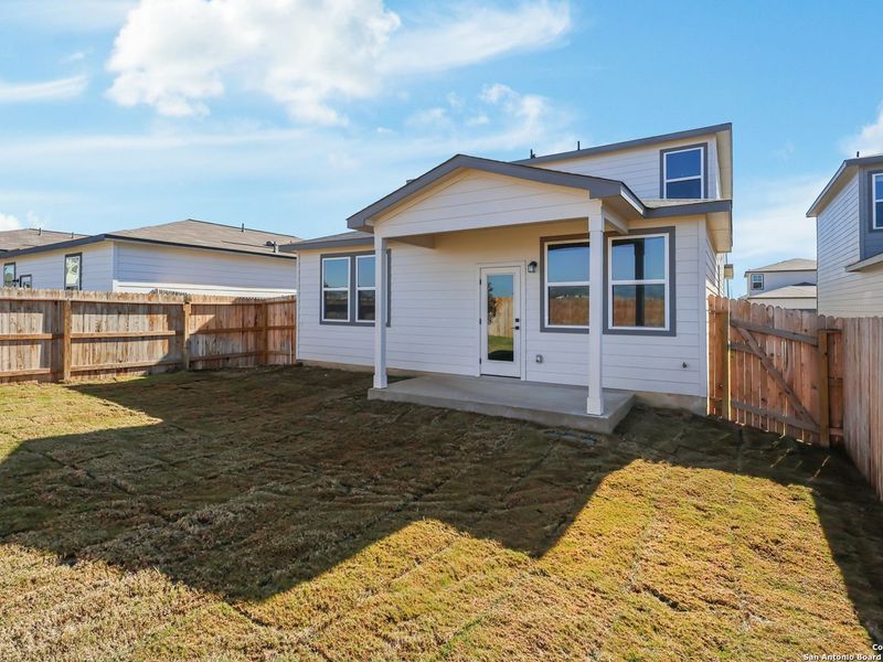 Exterior details and patio area of a home in Applewhite Meadows, San Antonio (Image 3).