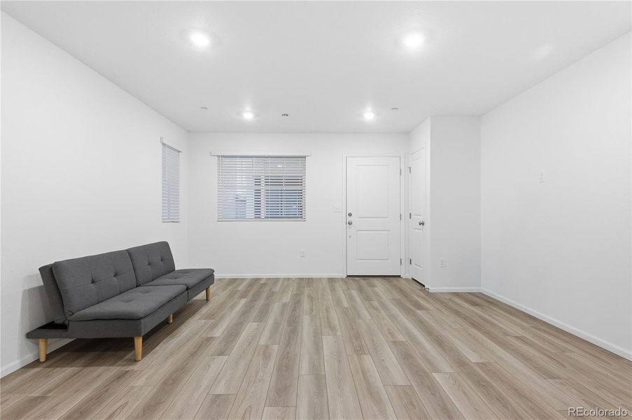 Image 21 of a home in Reunion.