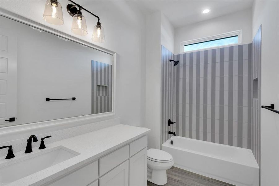 Furnished interior view inside a new home in , Waxahachie (Image 3).