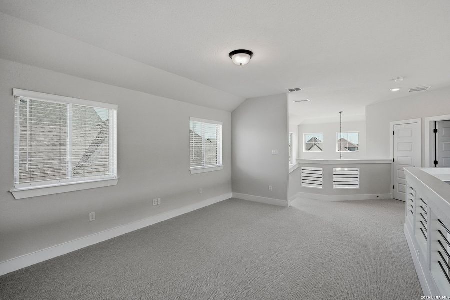 Spacious, unfurnished interior of a new home in Stillwater Ranch, San Antonio (Image 42). Spacious, unfurnished interior of a new home in Stillwater Ranch, San Antonio (Image 42).