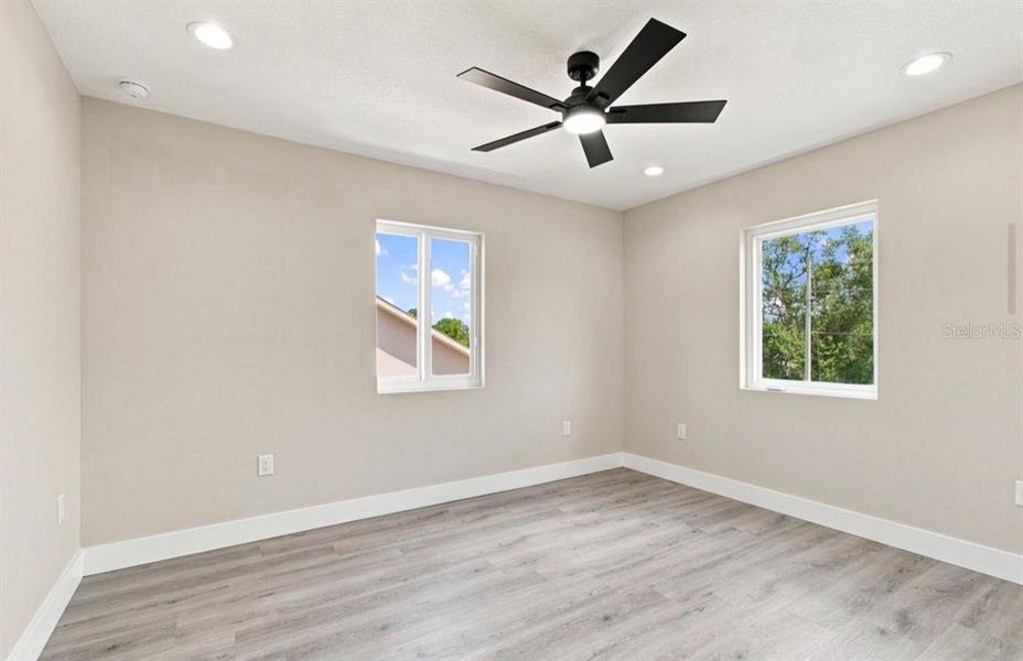 Spacious, unfurnished interior of a new home in , Tampa (Image 69).