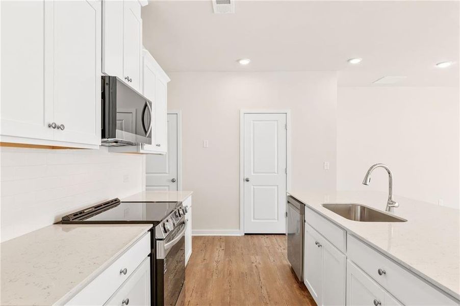 Furnished interior view inside a new home in Sherwood Square, Flowery Branch (Image 7).
