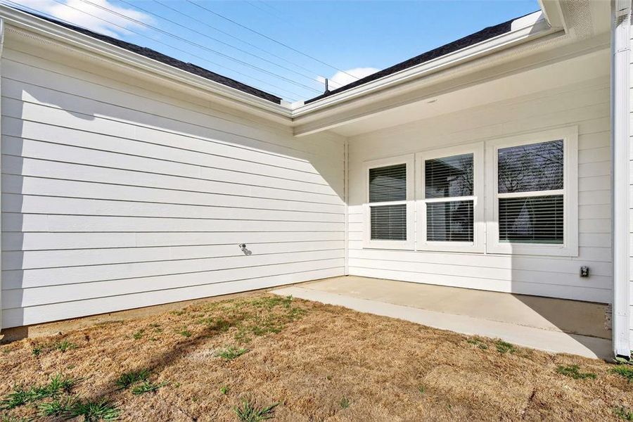 Exterior details and patio area of a home in , Dallas (Image 25).