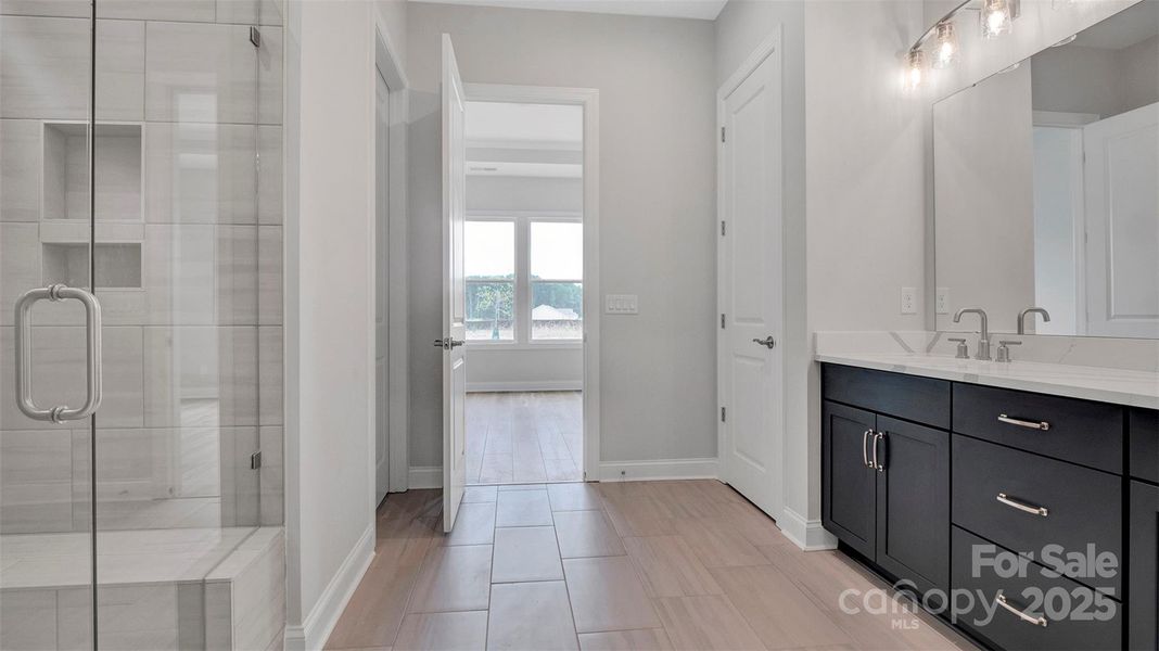 Master Bathroom Master Bathroom