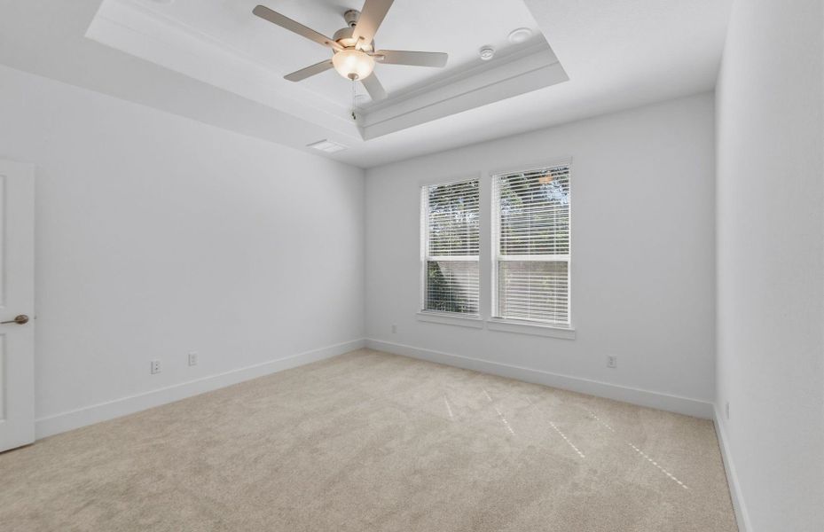 Spacious, unfurnished interior of a new home in Saddleback at Santa Rita Ranch, Liberty Hill (Image 41).