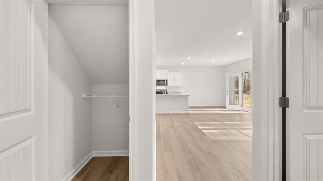 Spacious, unfurnished interior of a new home in Oconee Overlook, Gainesville (Image 46).