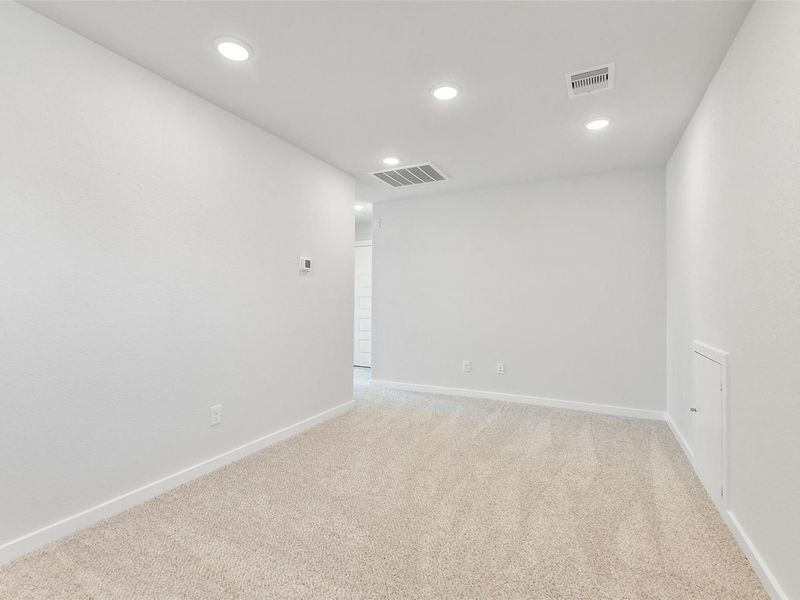 Spacious, unfurnished interior of a new home in Lakes at Black Oak, Magnolia (Image 26).