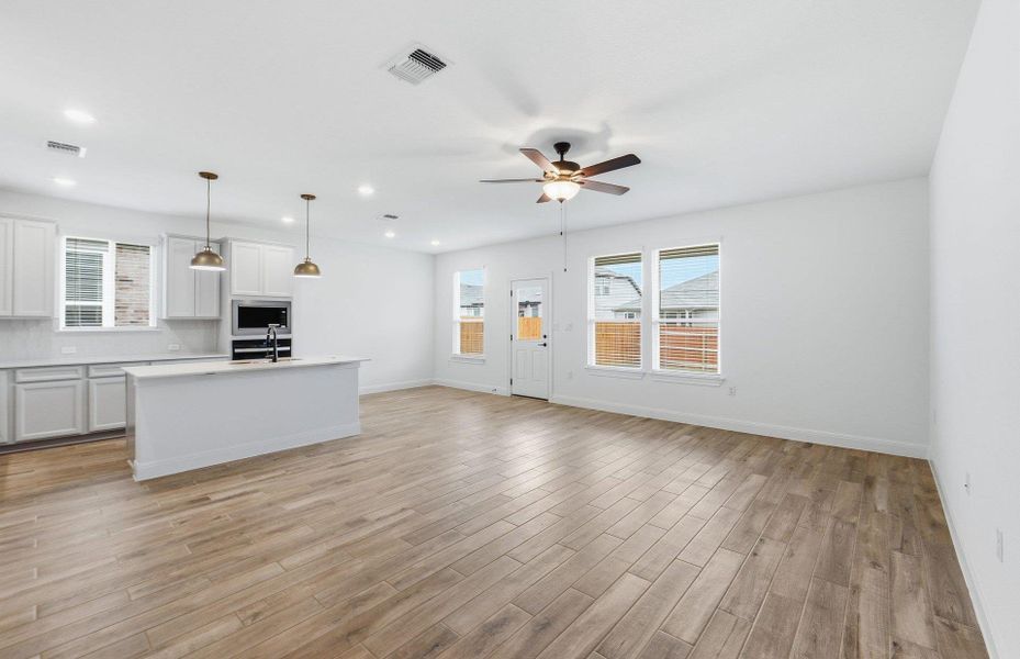 Spacious, unfurnished interior of a new home in Lagos, Manor (Image 10).