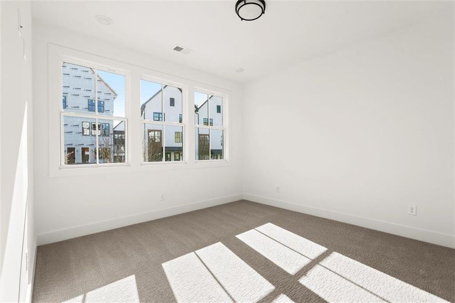 Spacious, unfurnished interior of a new home in , Alpharetta (Image 16).