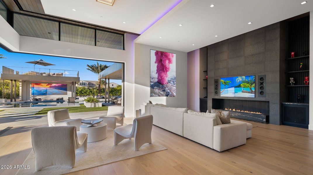 34-web-or-mls-Living Space2