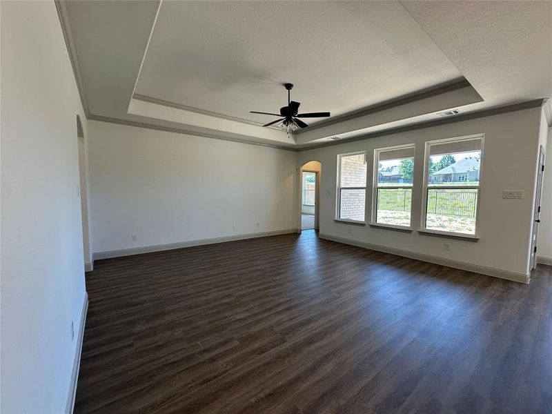 Spacious, unfurnished interior of a new home in , Cleburne (Image 10).