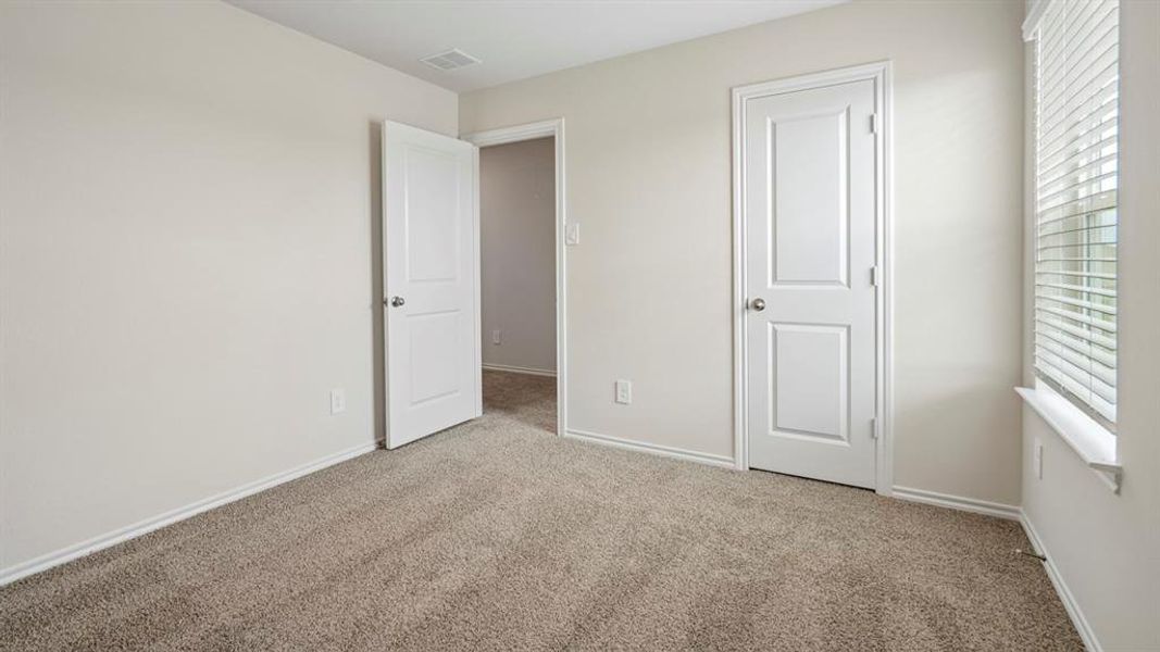 Spacious, unfurnished interior of a new home in Frontier Pointe, Princeton (Image 27).