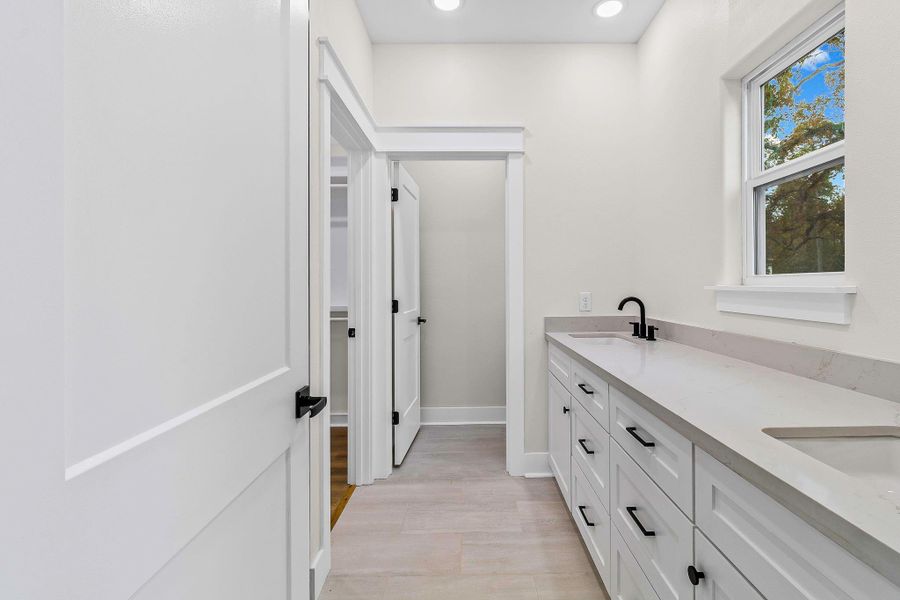Furnished interior view inside a new home in , Onalaska (Image 8).
