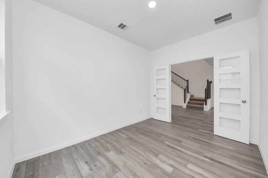 Spacious, unfurnished interior of a new home in Elyson, Katy (Image 43).