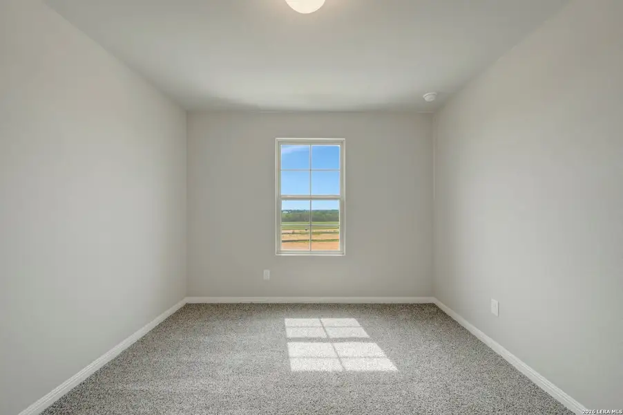 Spacious, unfurnished interior of a new home in Mesquite Ridge, San Antonio (Image 21).