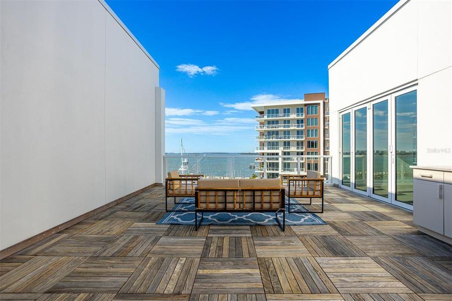 Condo located in Clearwater, FL showcasing its design and architecture (Image 42). Condo located in Clearwater, FL showcasing its design and architecture (Image 42).