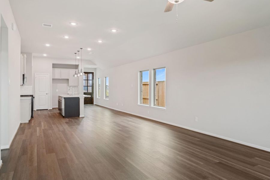 Spacious, unfurnished interior of a new home in Jubilee, Hockley (Image 16).