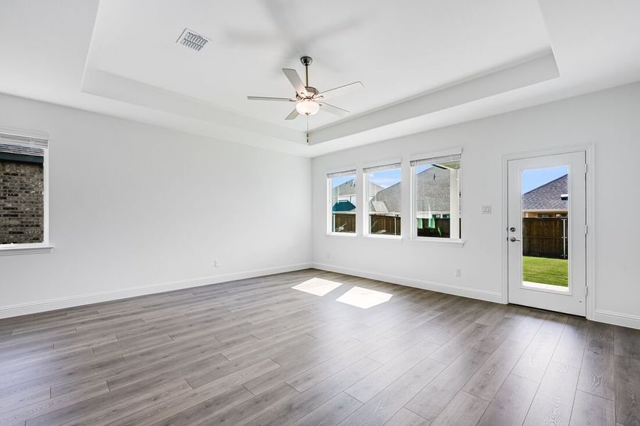 Spacious, unfurnished interior of a new home in Madero 50s, Fort Worth (Image 10).