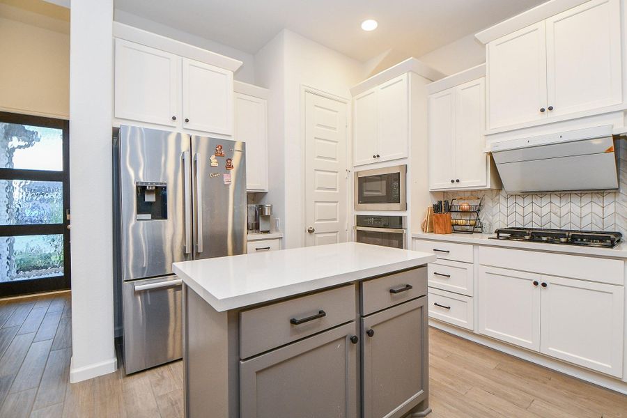 Furnished interior view inside a new home in Harvest Green 45', Richmond (Image 7). Furnished interior view inside a new home in Harvest Green 45', Richmond (Image 7).