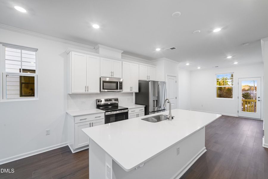 SUN_ElmGrove_Pic_Wyatt_Kitchen_2of7 SUN_ElmGrove_Pic_Wyatt_Kitchen_2of7