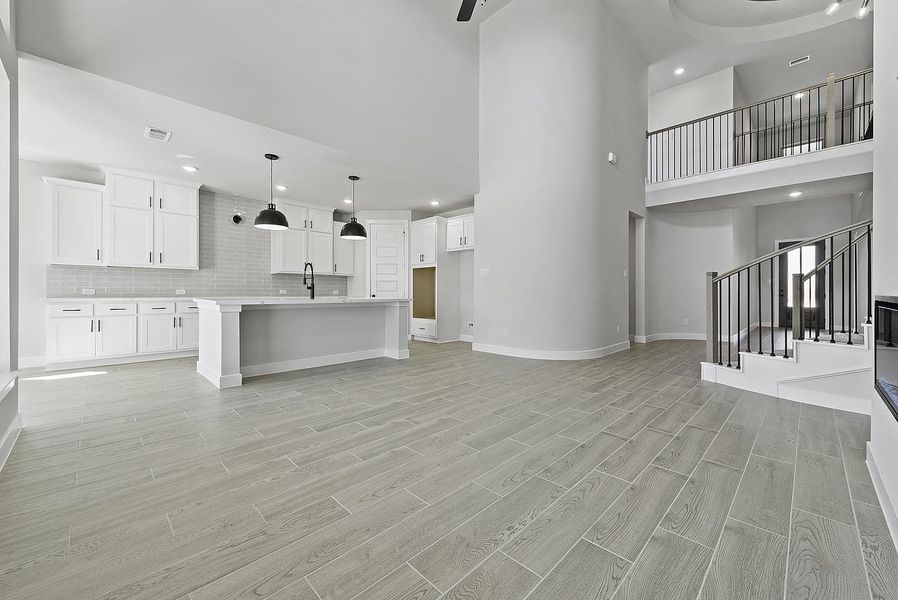Spacious, unfurnished interior of a new home in Jordan Ranch, Katy (Image 16).