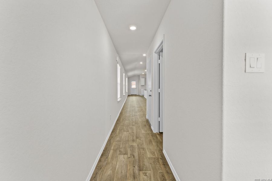 Spacious, unfurnished interior of a new home in Laurel Vistas, San Antonio (Image 16).