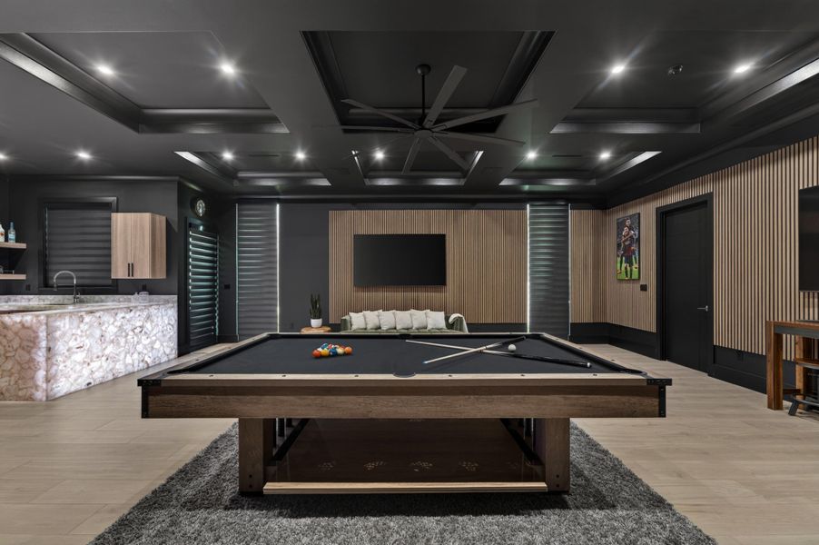 GAMEROOM / MULTIGENERATIONAL SUITE