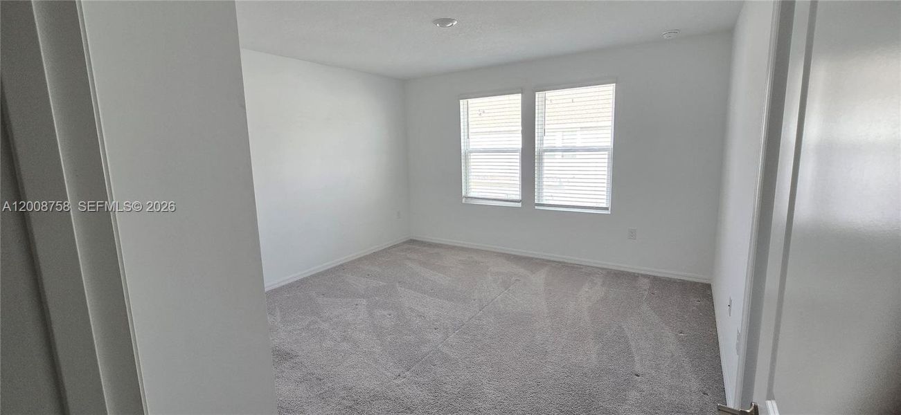 Spacious, unfurnished interior of a new home in , Davenport (Image 13).