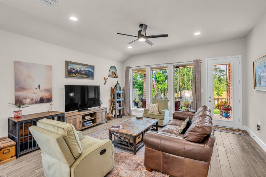 Enjoy the view outside with large windows in the living room. Enjoy the view outside with large windows in the living room.