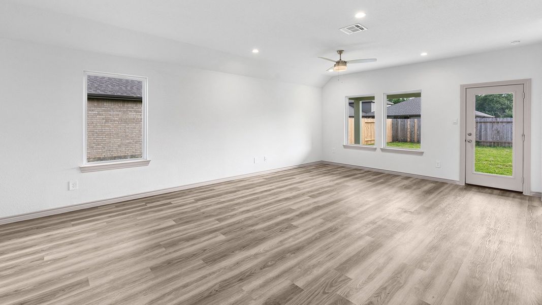 Spacious, unfurnished interior of a new home in Reserve at Mallard Lakes, Orange (Image 17).