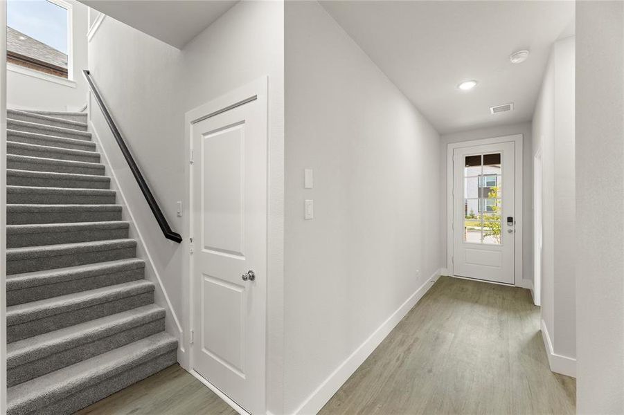 03. 1817 Jasmin June - Entry