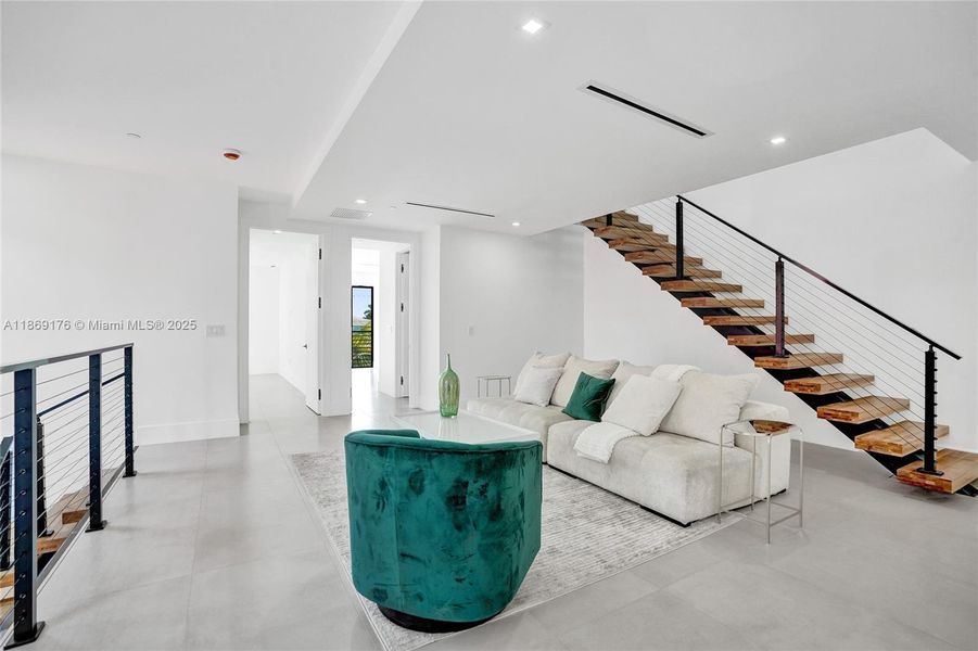 Furnished interior view inside a new home in , Fort Lauderdale (Image 60). Furnished interior view inside a new home in , Fort Lauderdale (Image 60).