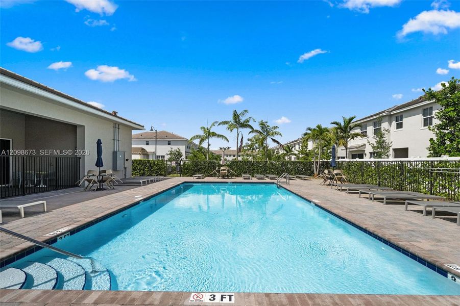 Exterior details and patio area of a home in , Pembroke Pines (Image 21).