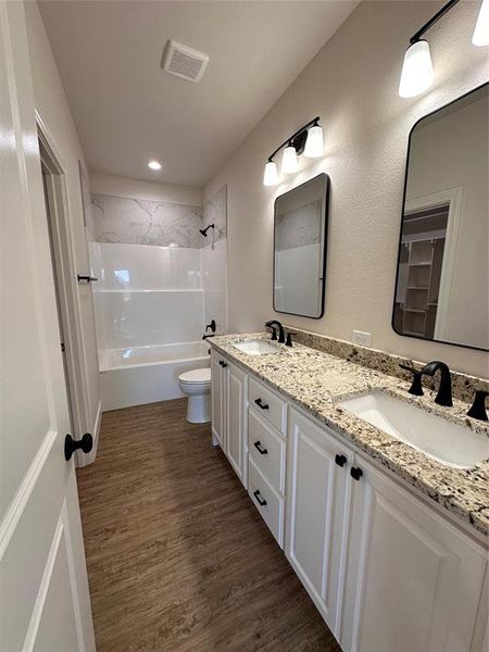 Furnished interior view inside a new home in , Abilene (Image 5).