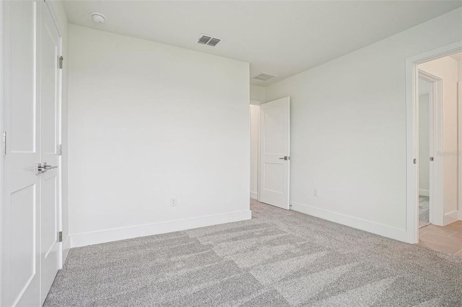 Spacious, unfurnished interior of a new home in Trailside, Mount Dora (Image 22).