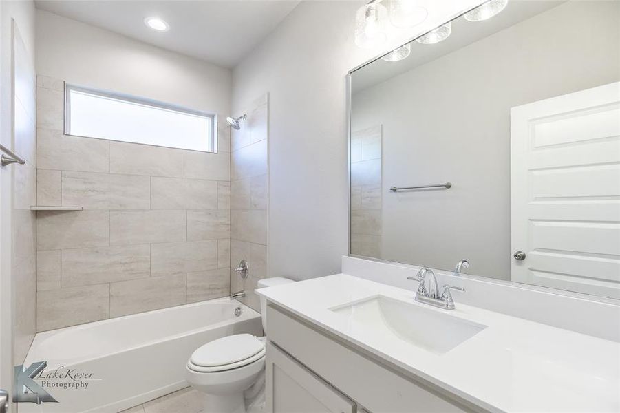 Furnished interior view inside a new home in , Abilene (Image 12).