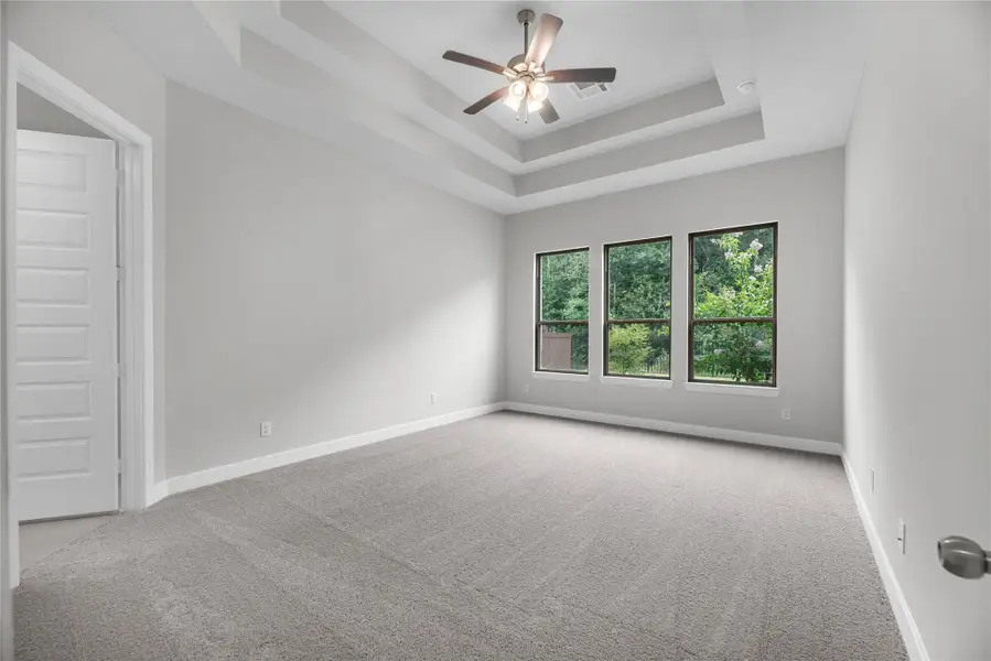 Spacious, unfurnished interior of a new home in The Trails - 60', New Caney (Image 10).