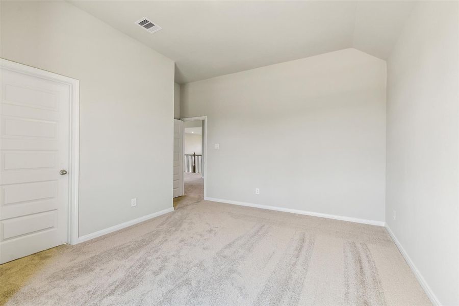 Spacious, unfurnished interior of a new home in Stone Creek Ranch, Hockley (Image 35).