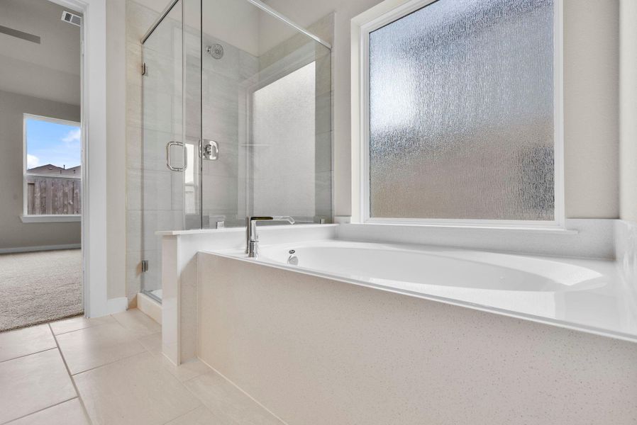 Furnished interior view inside a new home in Huntington Place, Rosharon (Image 6).