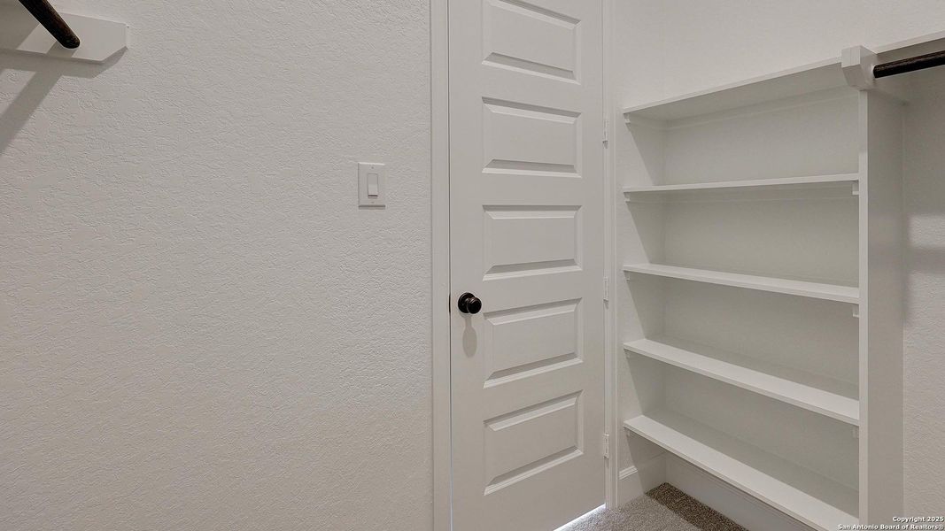 Close-up of interior finishes inside a home in Haby Hill 60', San Antonio (Image 20). Close-up of interior finishes inside a home in Haby Hill 60', San Antonio (Image 20).