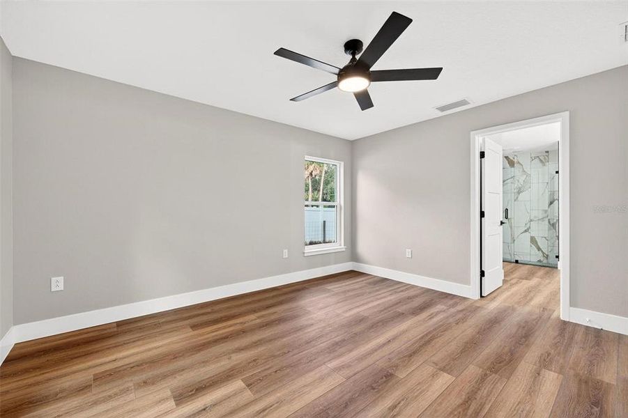 Spacious, unfurnished interior of a new home in , Umatilla (Image 50). Spacious, unfurnished interior of a new home in , Umatilla (Image 50).