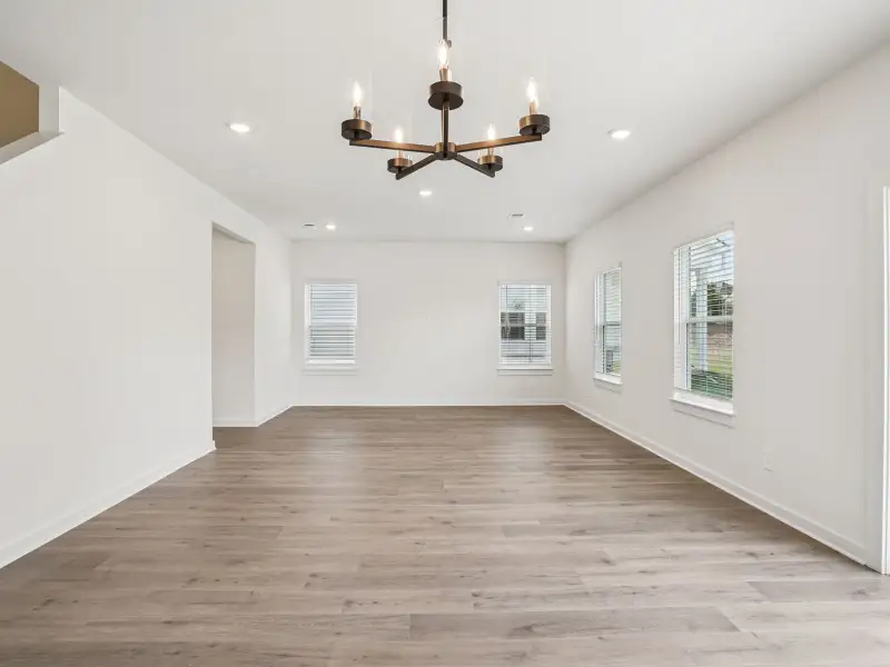 Spacious, unfurnished interior of a new home in River Ridge, Clarksville (Image 8).