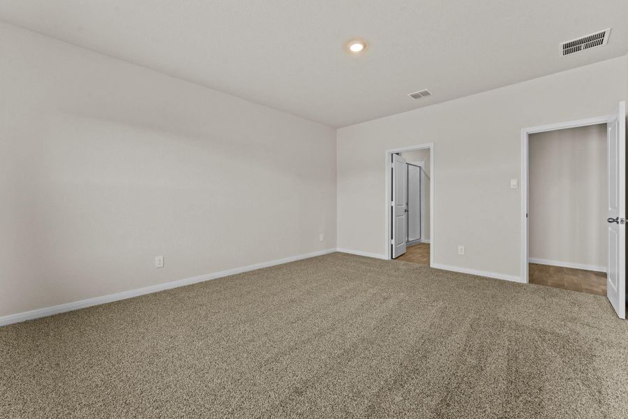 Spacious, unfurnished interior of a new home in Whisper South, San Marcos (Image 19).