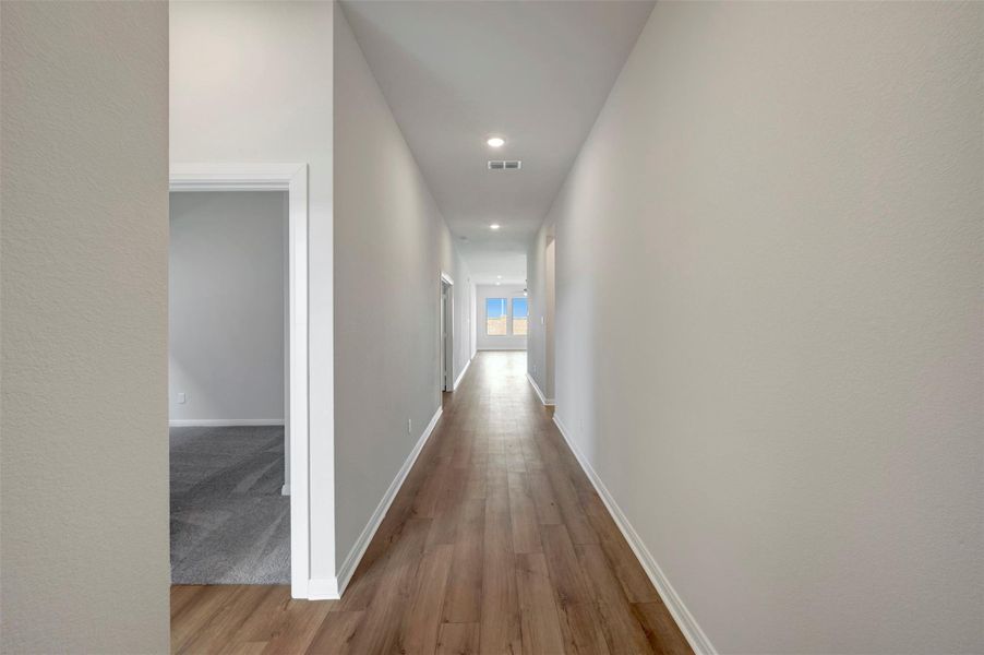 Spacious, unfurnished interior of a new home in Beacon Point at Lago Mar 50’ Homesites, Texas City (Image 20).