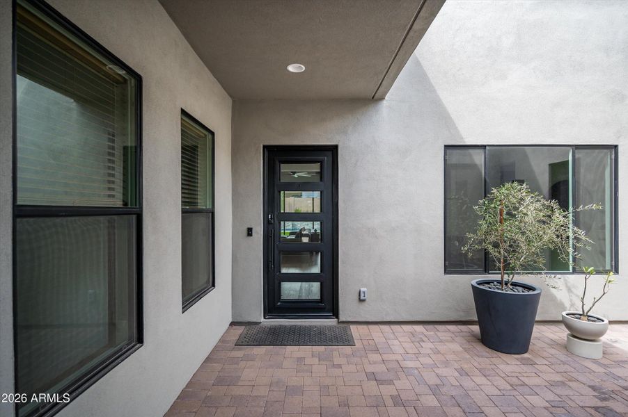 02-5724EMouraDr-2 02-5724EMouraDr-2